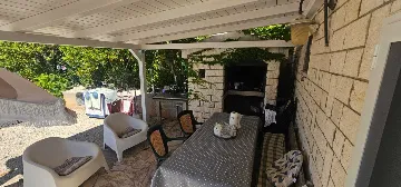 Sea-View Apartment for 2 in Primošten