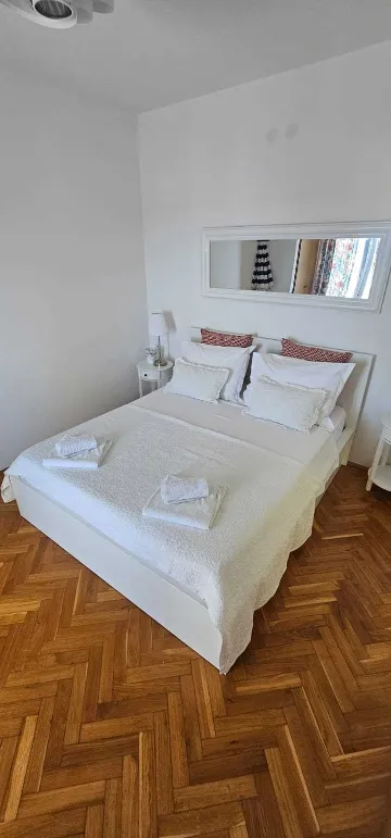 Sea-View Apartment for 2 in Primošten