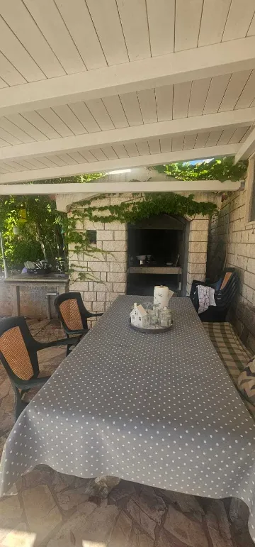 Sea-View Apartment for 2 in Primošten