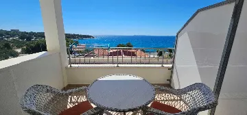 Sea-View Apartment for 2 in Primošten