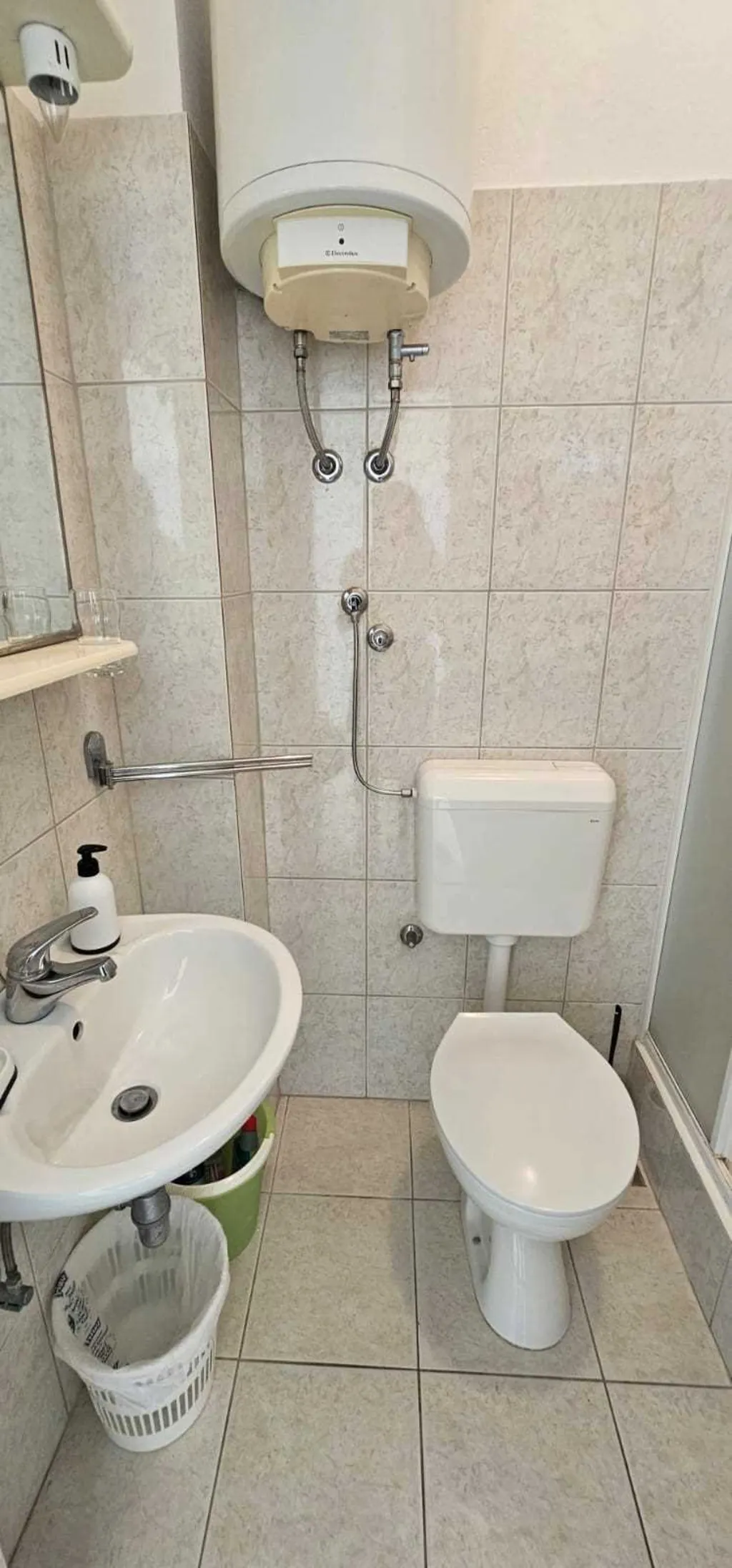Sea-View Apartment for 2 in Primošten