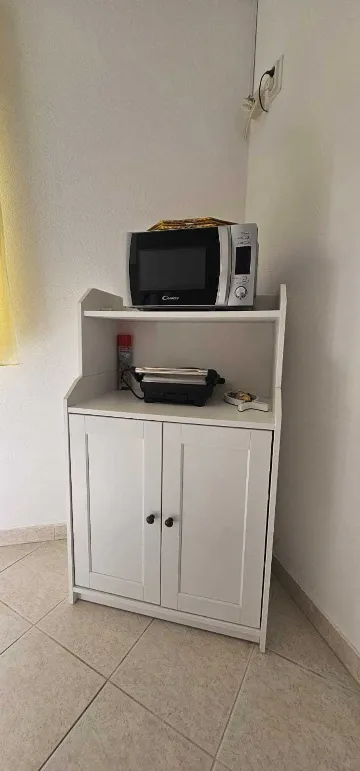 Sea-View Apartment for 2 in Primošten