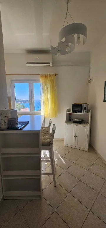 Sea-View Apartment for 2 in Primošten