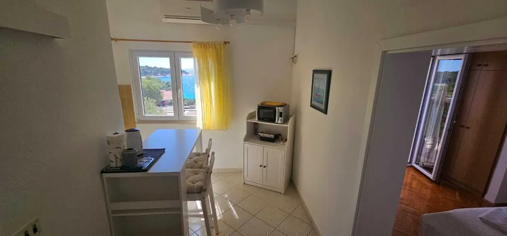 Sea-View Apartment for 2 in Primošten