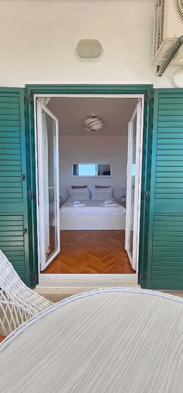 Sea-View Apartment for 2 in Primošten