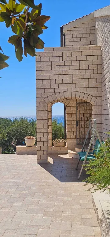 Sea-View Apartment for 2 in Primošten