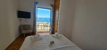Sea-View Apartment for 2 in Primošten