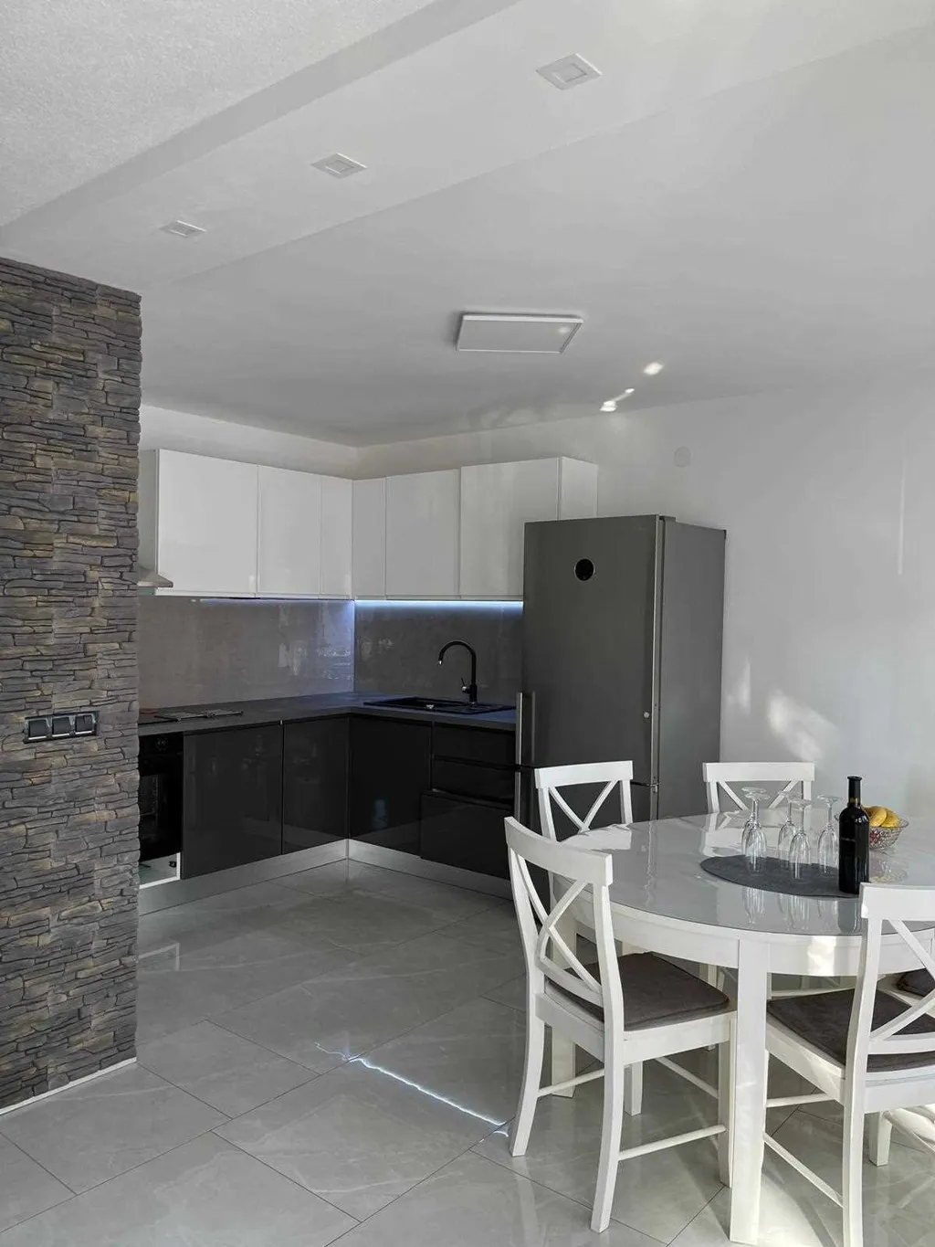 Air-Conditioned 1-Bedroom Apartment in Primošten