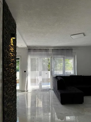 Air-Conditioned 1-Bedroom Apartment in Primošten