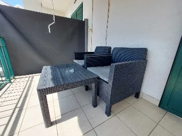 Primošten Apartment for 2 Guests with Dedicated Parking