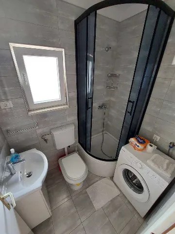 Primošten Apartment for 2 Guests with Dedicated Parking