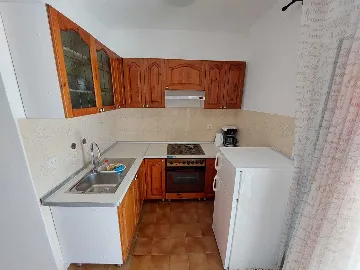 Primošten Apartment for 2 Guests with Dedicated Parking