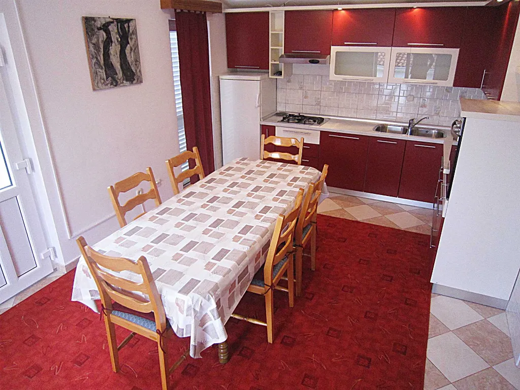 Primošten 3-Bedroom Apartment with Sea View