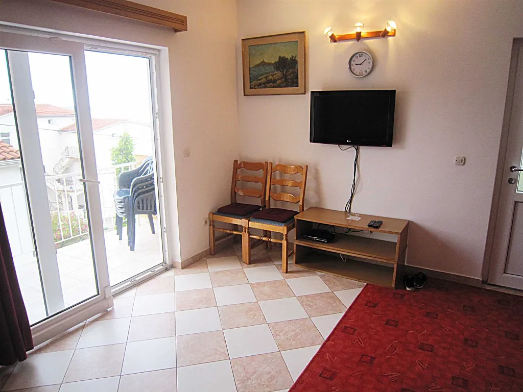 Primošten 3-Bedroom Apartment with Sea View