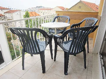 Primošten 3-Bedroom Apartment with Sea View