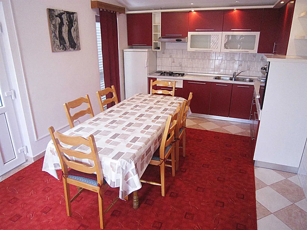 Primošten 3-Bedroom Apartment with Sea View