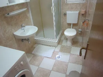 Primošten 3-Bedroom Apartment with Sea View