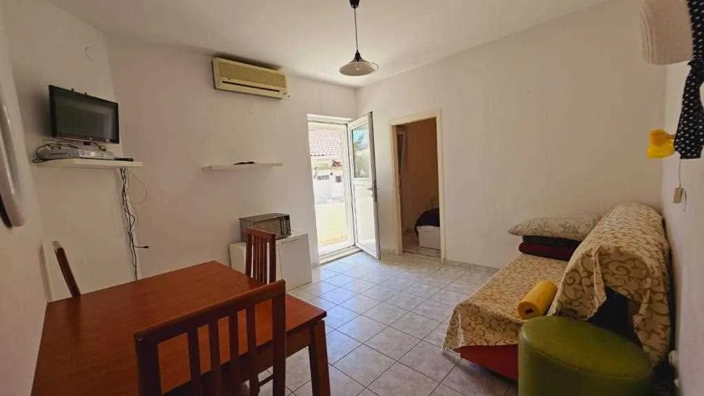 One-Bedroom Apartment in Primošten for 1 Guest