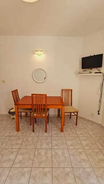 One-Bedroom Apartment in Primošten for 1 Guest