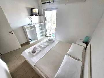 Primošten 1-Bedroom Apartment for Up to 3