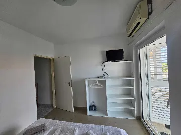 Primošten 1-Bedroom Apartment for Up to 3