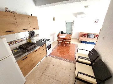 Vodice 1-Bedroom Apartment for 4 with Parking