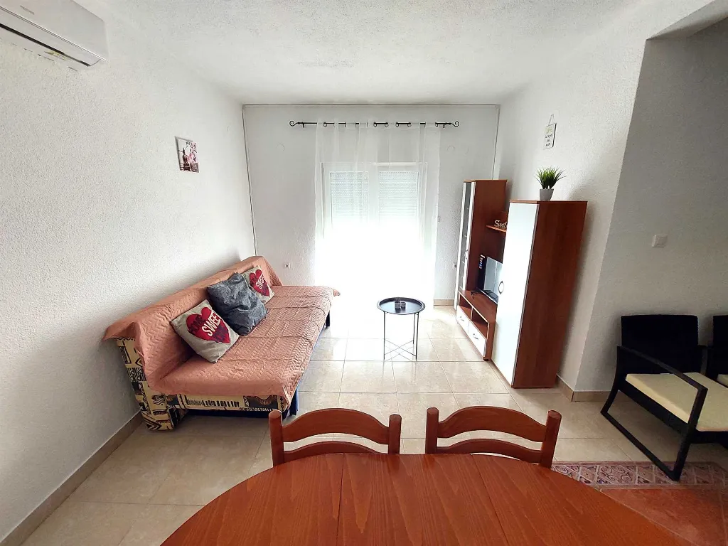 Vodice 1-Bedroom Apartment for 4 with Parking