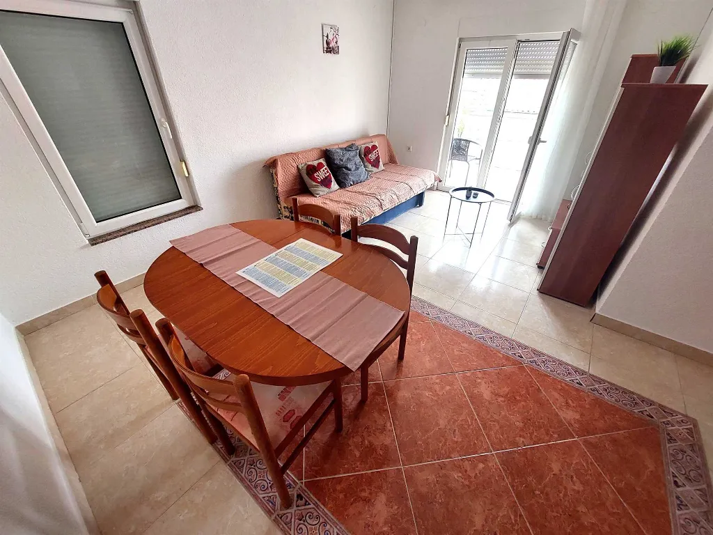 Vodice 1-Bedroom Apartment for 4 with Parking