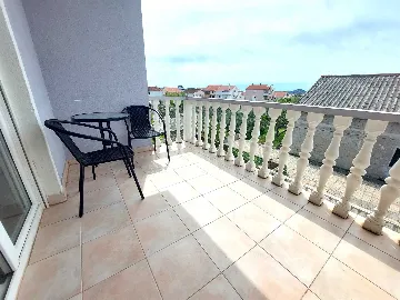 Vodice 1-Bedroom Apartment for 4 with Parking