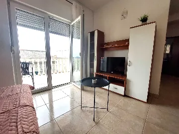 Vodice 1-Bedroom Apartment for 4 with Parking