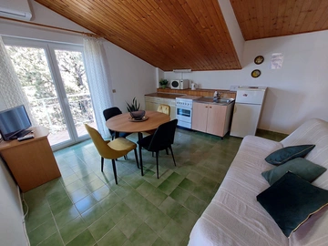 One-Bedroom Apartment for 2–3 Guests in Primošten