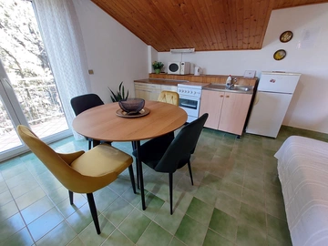 One-Bedroom Apartment for 2–3 Guests in Primošten