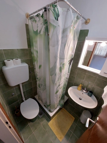 One-Bedroom Apartment for 2–3 Guests in Primošten