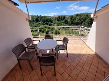 2-Bedroom Apartment in Primošten for Up to 5 Guests
