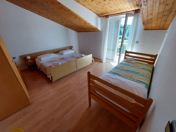 2-Bedroom Apartment in Primošten for Up to 5 Guests