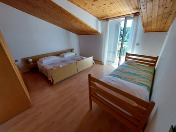 2-Bedroom Apartment in Primošten for Up to 5 Guests