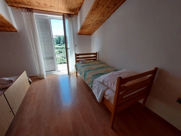 2-Bedroom Apartment in Primošten for Up to 5 Guests