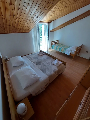 2-Bedroom Apartment in Primošten for Up to 5 Guests