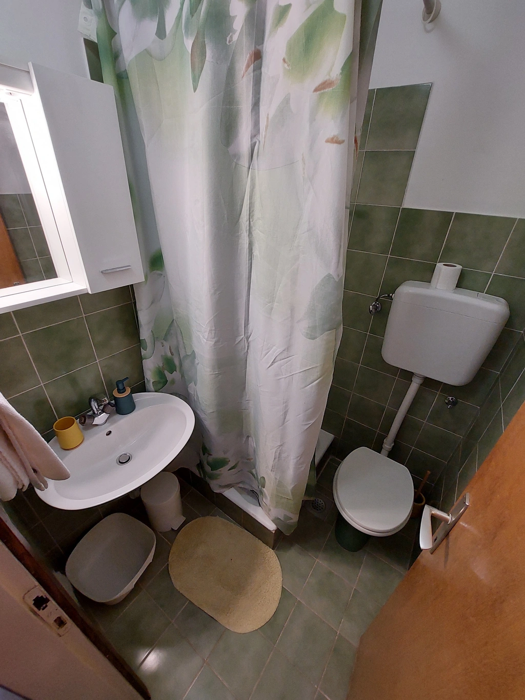 2-Bedroom Apartment in Primošten for Up to 5 Guests