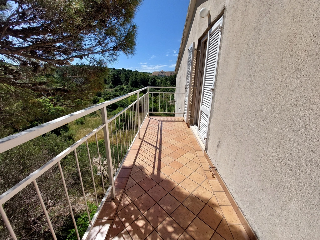 2-Bedroom Apartment in Primošten for Up to 5 Guests