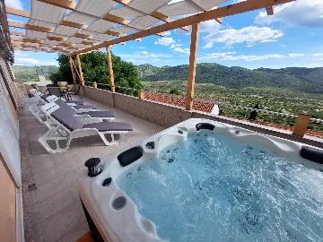 Grebaštica 2-Bedroom Apartment for 4 Guests