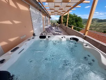 Grebaštica 2-Bedroom Apartment for 4 Guests