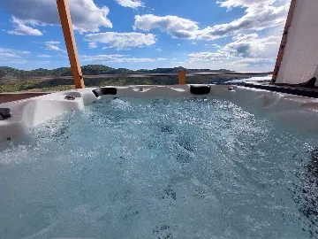 Grebaštica 2-Bedroom Apartment for 4 Guests