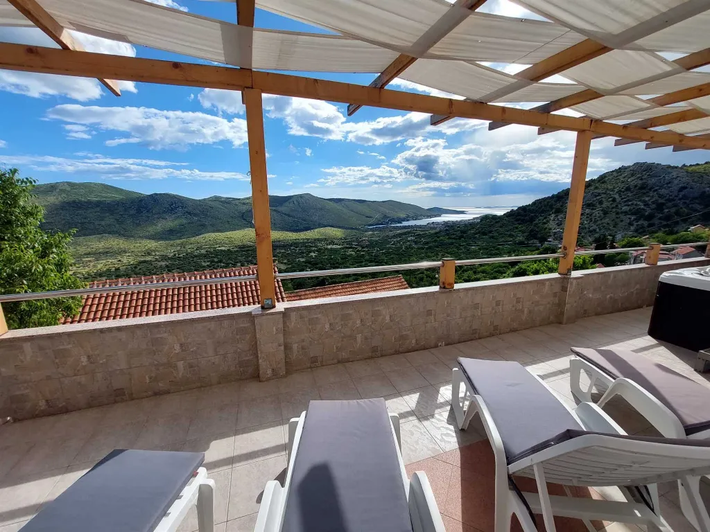Grebaštica 2-Bedroom Apartment for 4 Guests