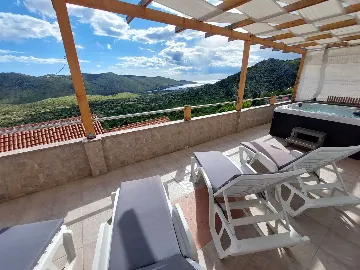 Grebaštica 2-Bedroom Apartment for 4 Guests