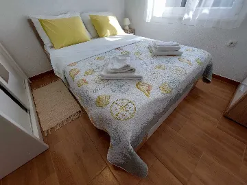 Grebaštica 2-Bedroom Apartment for 4 Guests