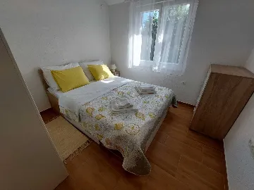 Grebaštica 2-Bedroom Apartment for 4 Guests
