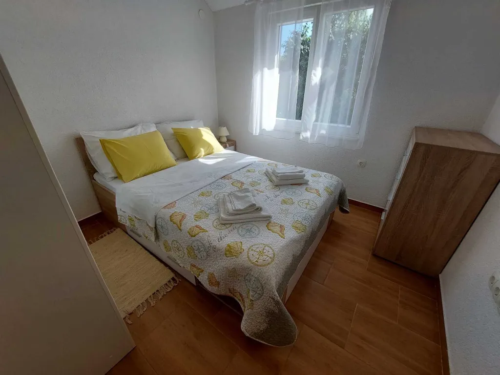 Grebaštica 2-Bedroom Apartment for 4 Guests