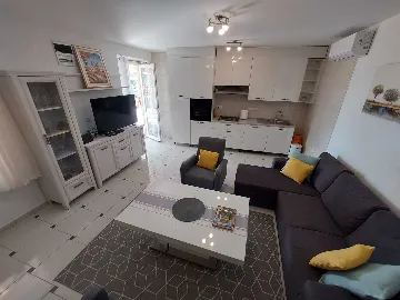 Grebaštica 2-Bedroom Apartment for 4 Guests