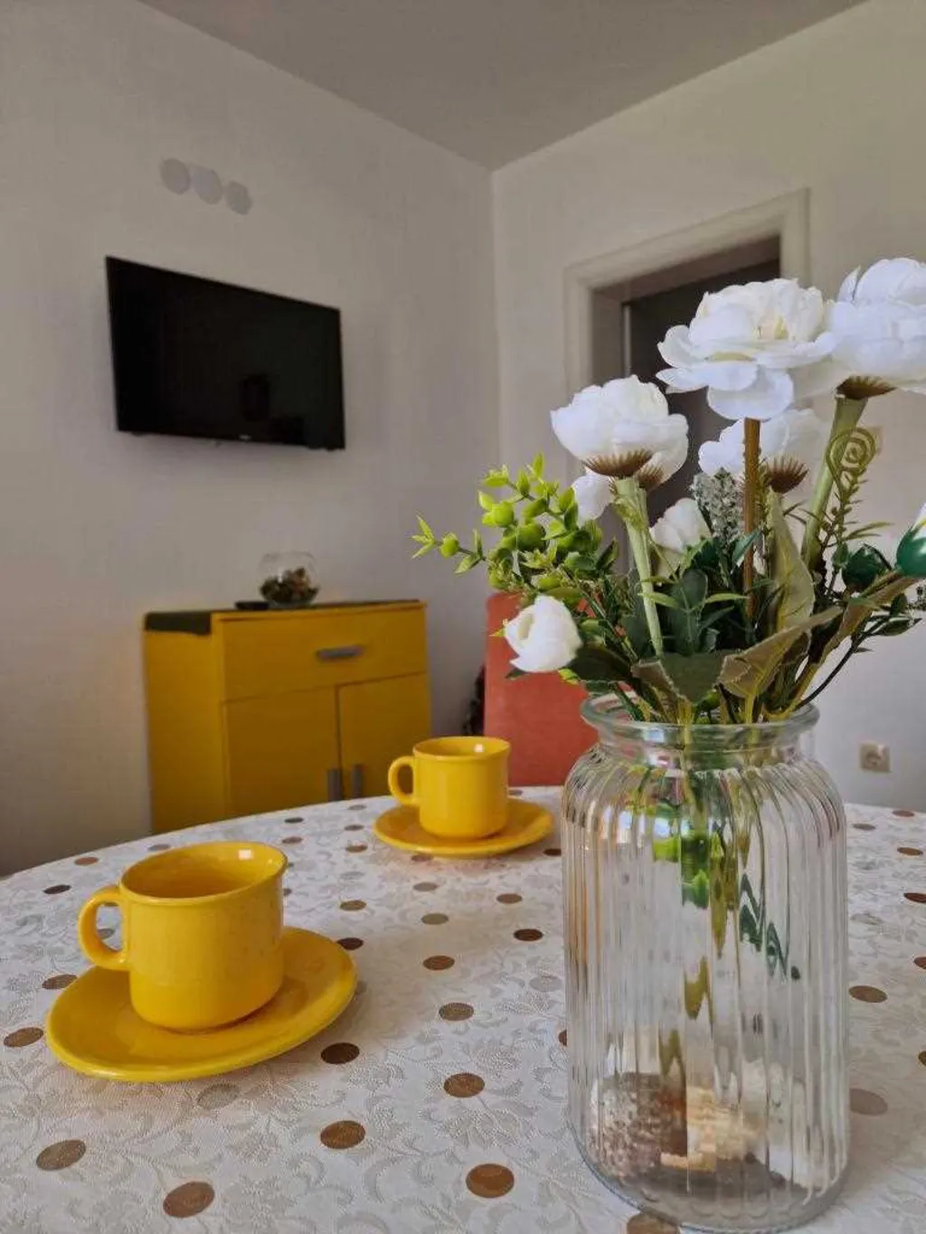 One-Bedroom Apartment in Tribunj for Up to 4 Guests